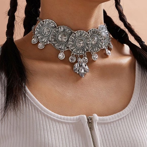 . Jewelry - Womens Rhinestone Charm Chain Choker